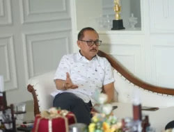 SDK Perintahkan Kader ‘Takedown’ Baliho Demokrat Bergambar Anies Baswedan