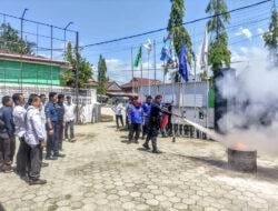 Antisipasi Kebakaran, KPU Polman Gelar Simulasi Pemadaman Kebakaran
