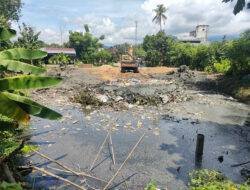 Dibuang Dekat Sungai Timbulkan Bau Busuk, Warga Minta Penimbunan Sampah Dihentikan