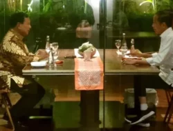 Jokowi Makan Malam bareng Prabowo, PDIP Duga Biar Kuat Blusukan dan Bahas Pesawat Bekas