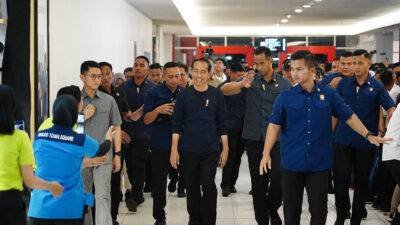 Dampingi Presiden Saat Kunjungi Mall Matos Mamuju, Kapolda Sulbar Terus Pastikan Keamanan Terjaga