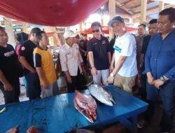 Blusukan di Pasar CampalagianDirga-Iskandar akan Bangun Konsep Pasar Moderen