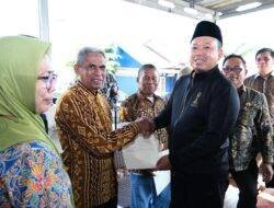 Serahkan Sertifikat Elektronik pada Warga Manggar Kota Balikpapan, Menteri Nusron Pastikan Tidak Ada Hambatan pada PTSL