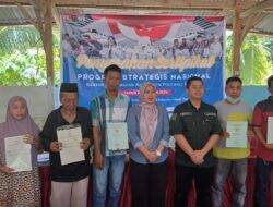 Kantor Pertanahan Polman Serahkan 150 Sertifikat Program PTSL di Kelurahan Sulewatang