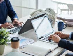 Punya Karyawan Anak Muda? 7 Tips Bekerja dengan Gen Z di Kantor