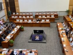 Komisi VIII DPR Panggil Pakar Ekonomi Syariah Bahas RUU Haji