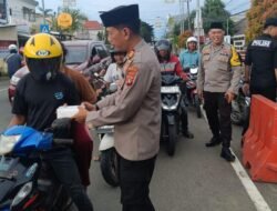 Polresta Mamuju dan Awak Media Berbagi Takjil