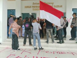 Pelajar Karampuang Menagih Jadi DPRD