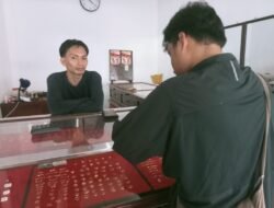 Harga Emas Melejit, Toko Emas Sepi Pembeli