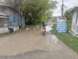 Jalan Perumahan Lino Maloga Mirip Kubangan Kerbau, Warga Minta Pemkab Majene Lakukan Perbaikan