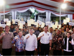 Lampaui Target Penyelesaian PTSL, Menko AHY-Wamen Ossy Serahkan Sertipikat Warga Pacitan